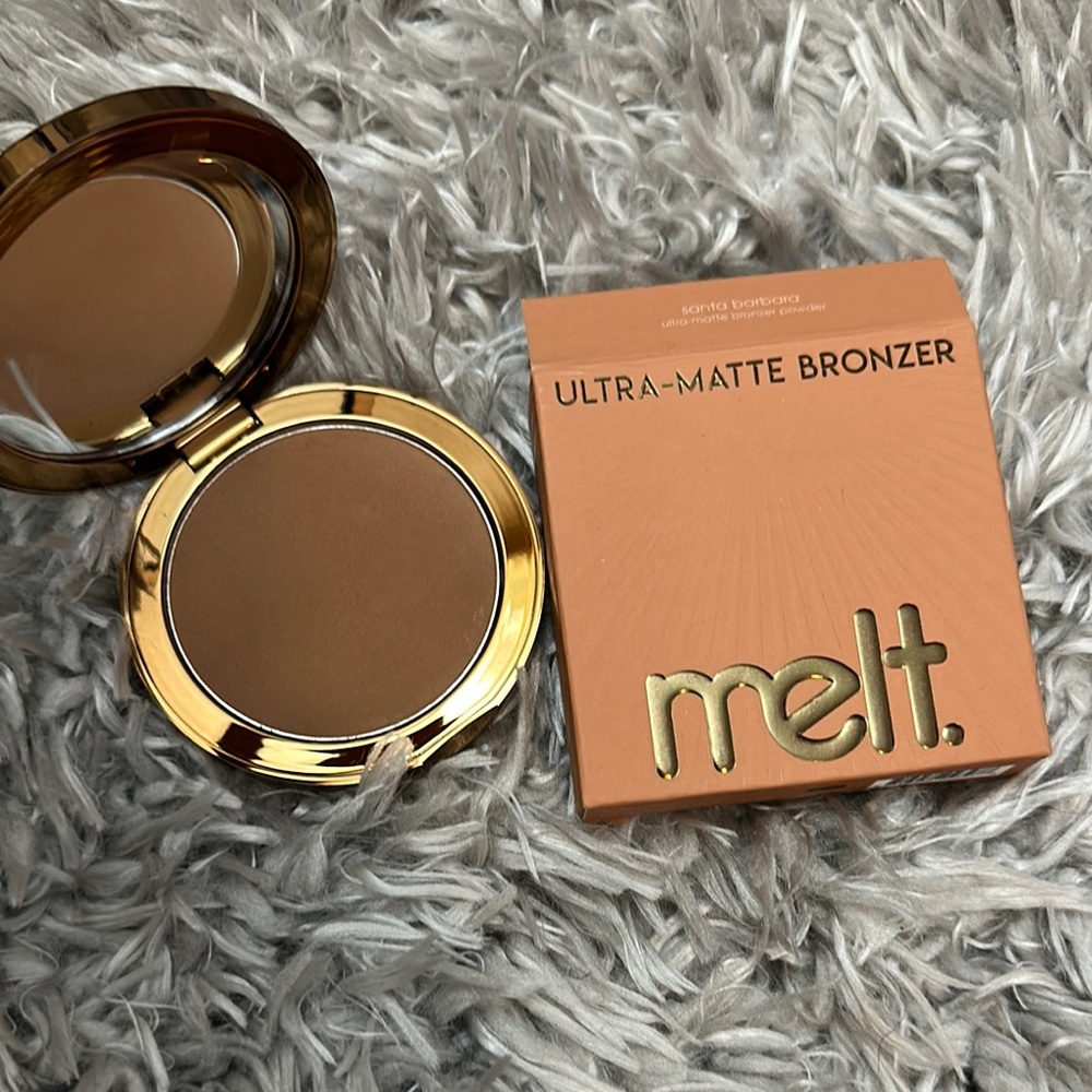 Melt Ultra-Matte Bronzer - Picture 2 of 6